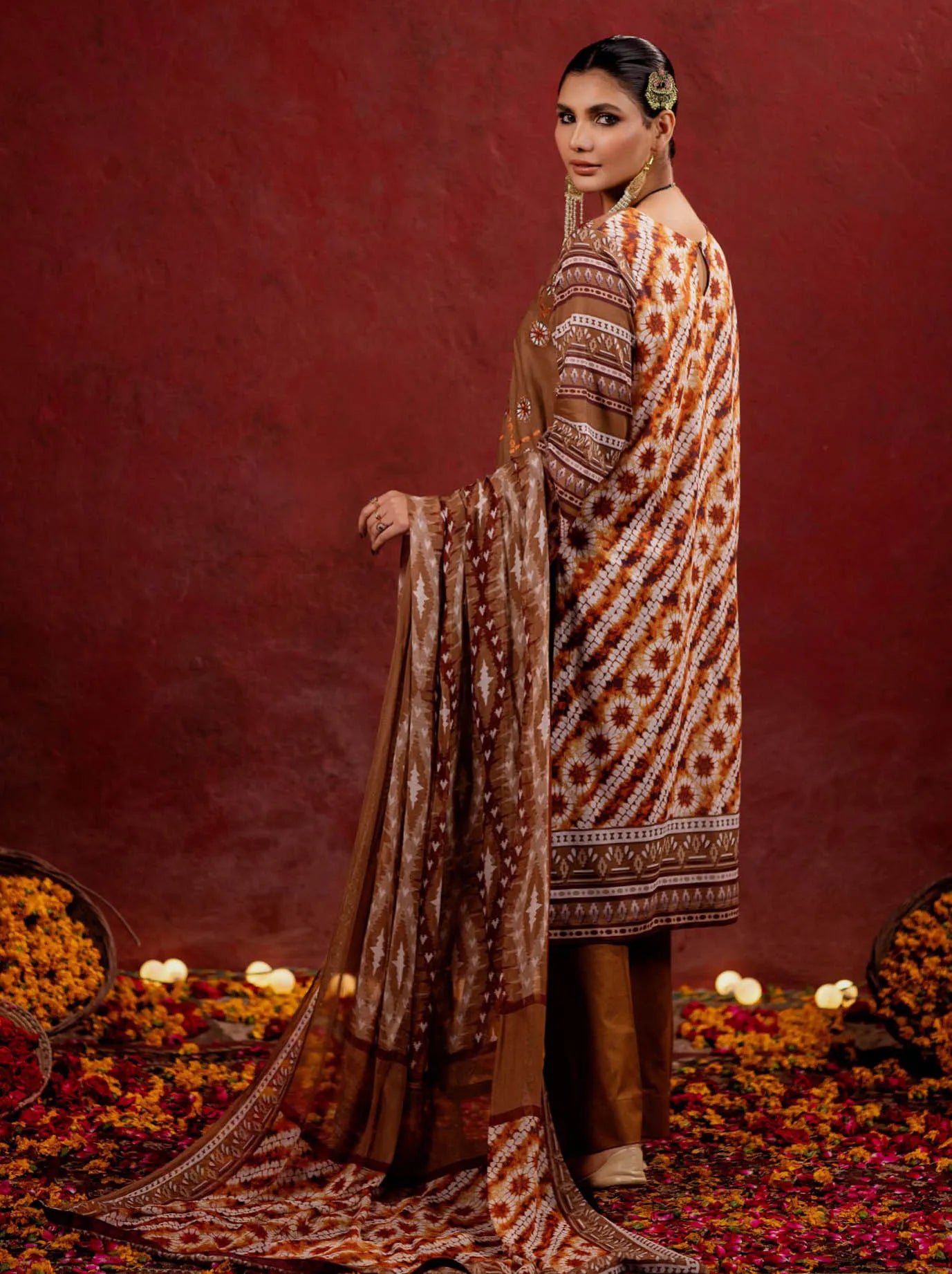 Eleganza Phool Nagar Embroidery Lawn Collection 2024 (EG-148)