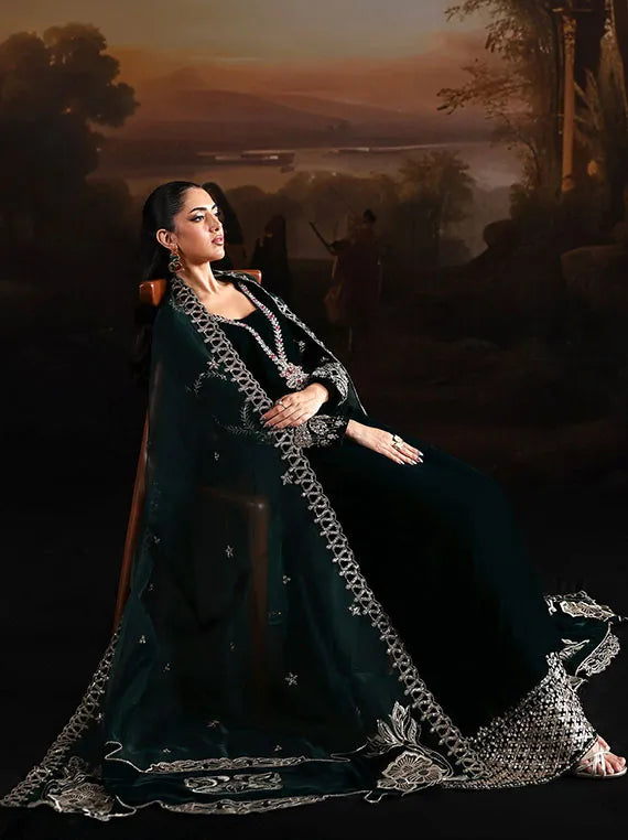 Lameur Luxury Handmade Velvet Collection 2025 By Alizeh (AF-VLT-2210-Vinni)