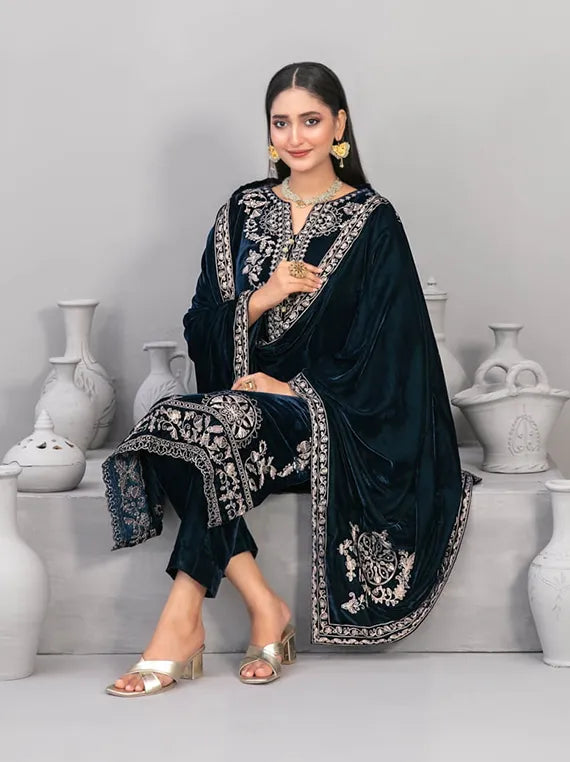 Velvora Embroidered Velvet Collection 2025 by Tawakkal Fabrics (D-4922)