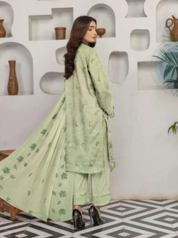 Zouq Embroidered Summer Lawn Collection 2025 (D-06)