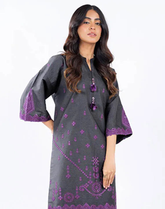 Alkaram Luxe Winter Collection 2025 (FW-62-23-GRAY)