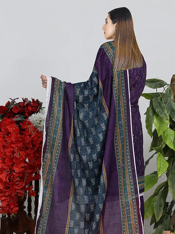 Ayyat by Colorum Embroidered Lawn Edit 2025 (D-06)