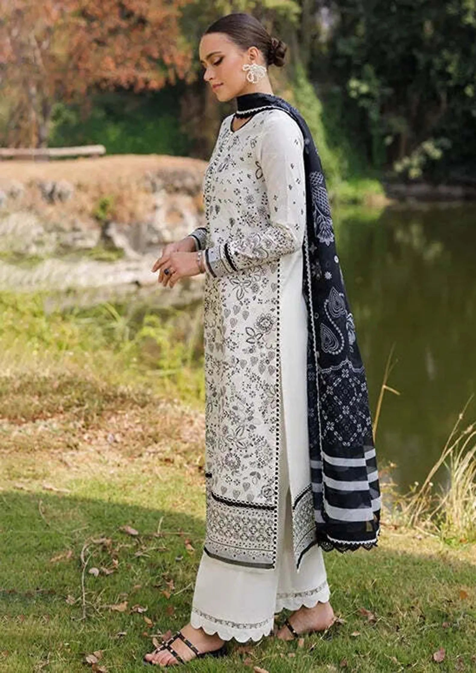 Classic Crown Lawn Collection 2026 (07-FIORELLA)