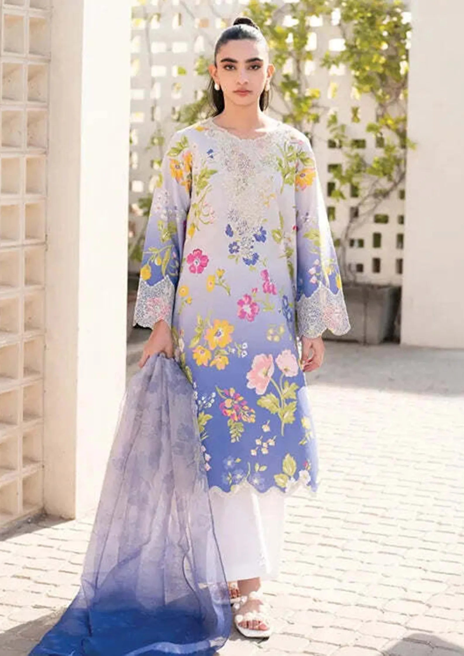 Classic Crown Lawn Collection 2026 (08-DAVIAN)