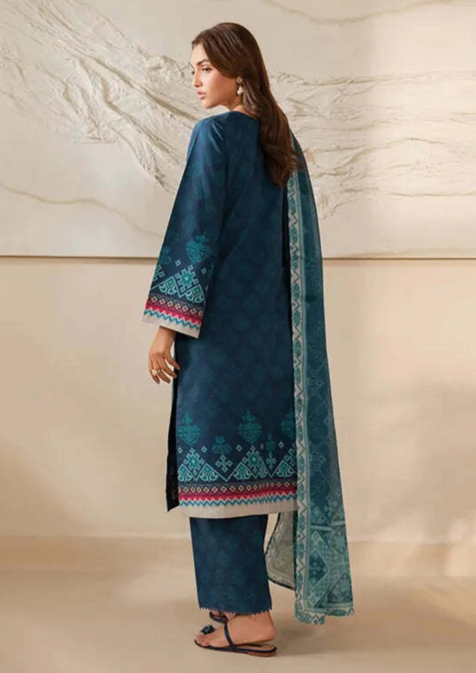 Classic Crown Lawn Collection 2026 (09-GLEAM)