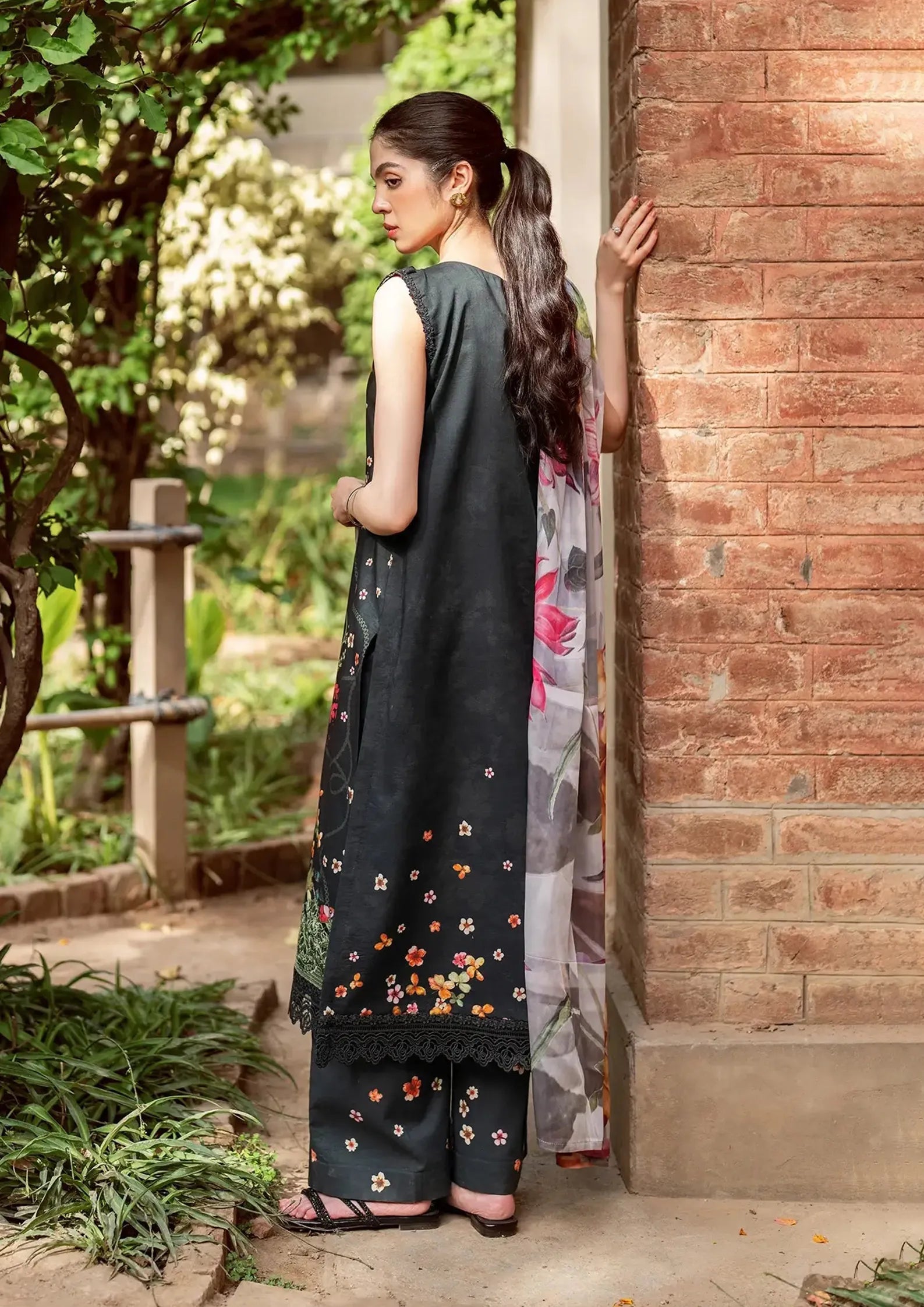 Classic Crown Lawn Collection 2026 (YKL25-11)