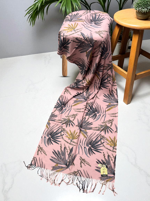 Cozy Season Printed Wool Staller Edit25 (25ST25-01)