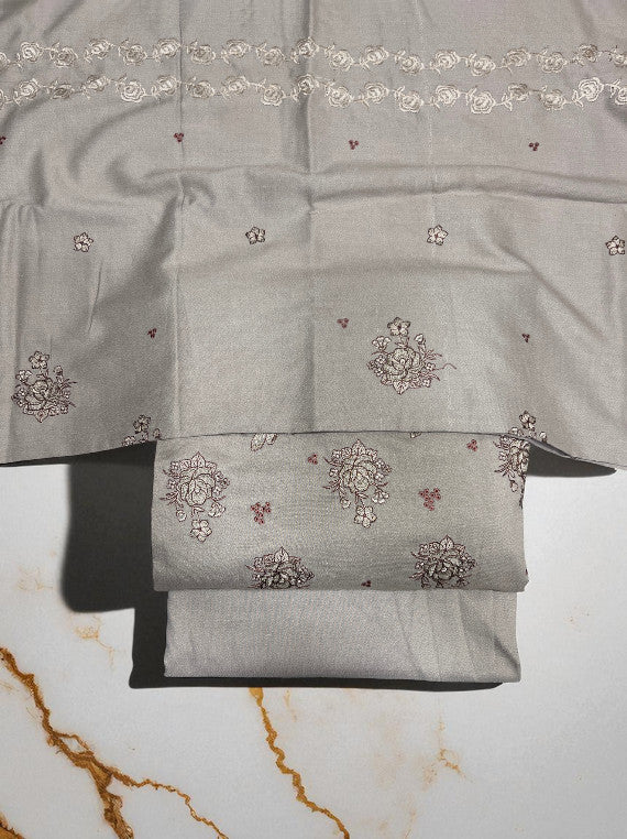 Elegance Warm Embroidered Dhanak Edit25 Vol-25DR13 (25DR13-04)