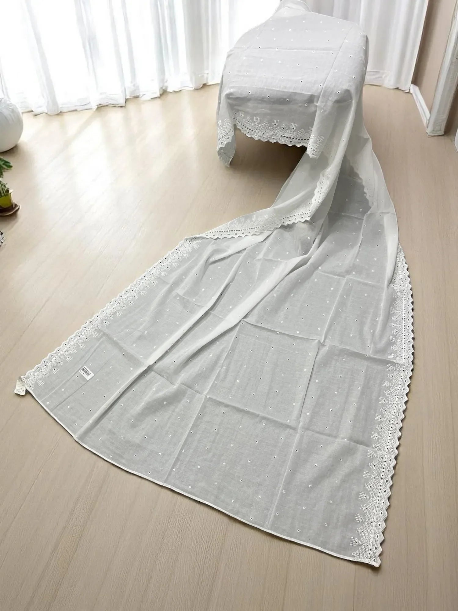 Elegant Embroidered Lawn Shawl Edit 2025 (25SH64)