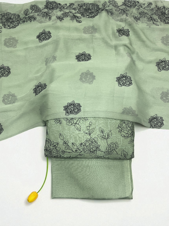 Elegant Warmth Embroidered Karandi Edit25 (25DK04-02)