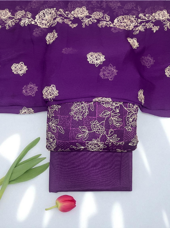 Elegant Warmth Embroidered Karandi Edit25 (25DK04-05)