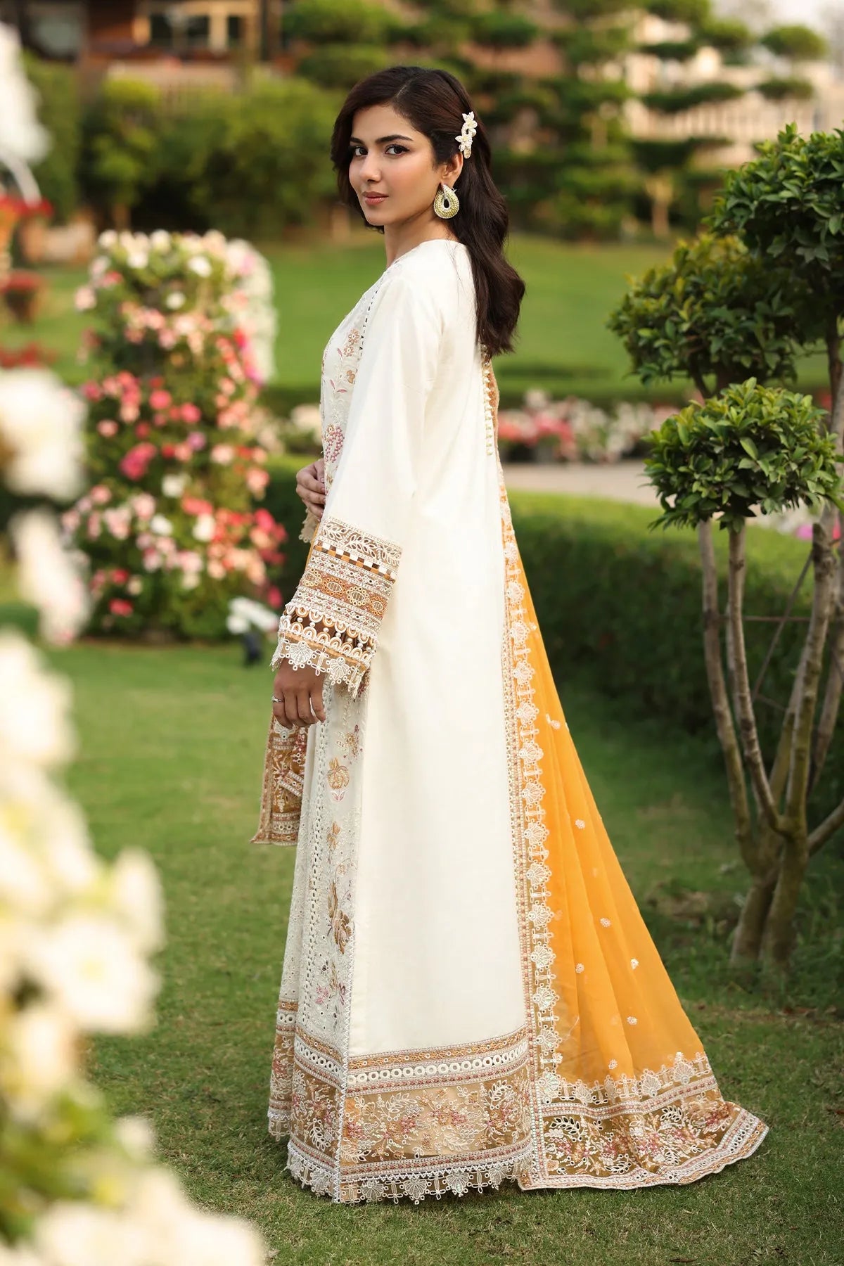 Hayam by Imrozia Serene Luxury Lawn Collection 2025 (SL-91-LULU)