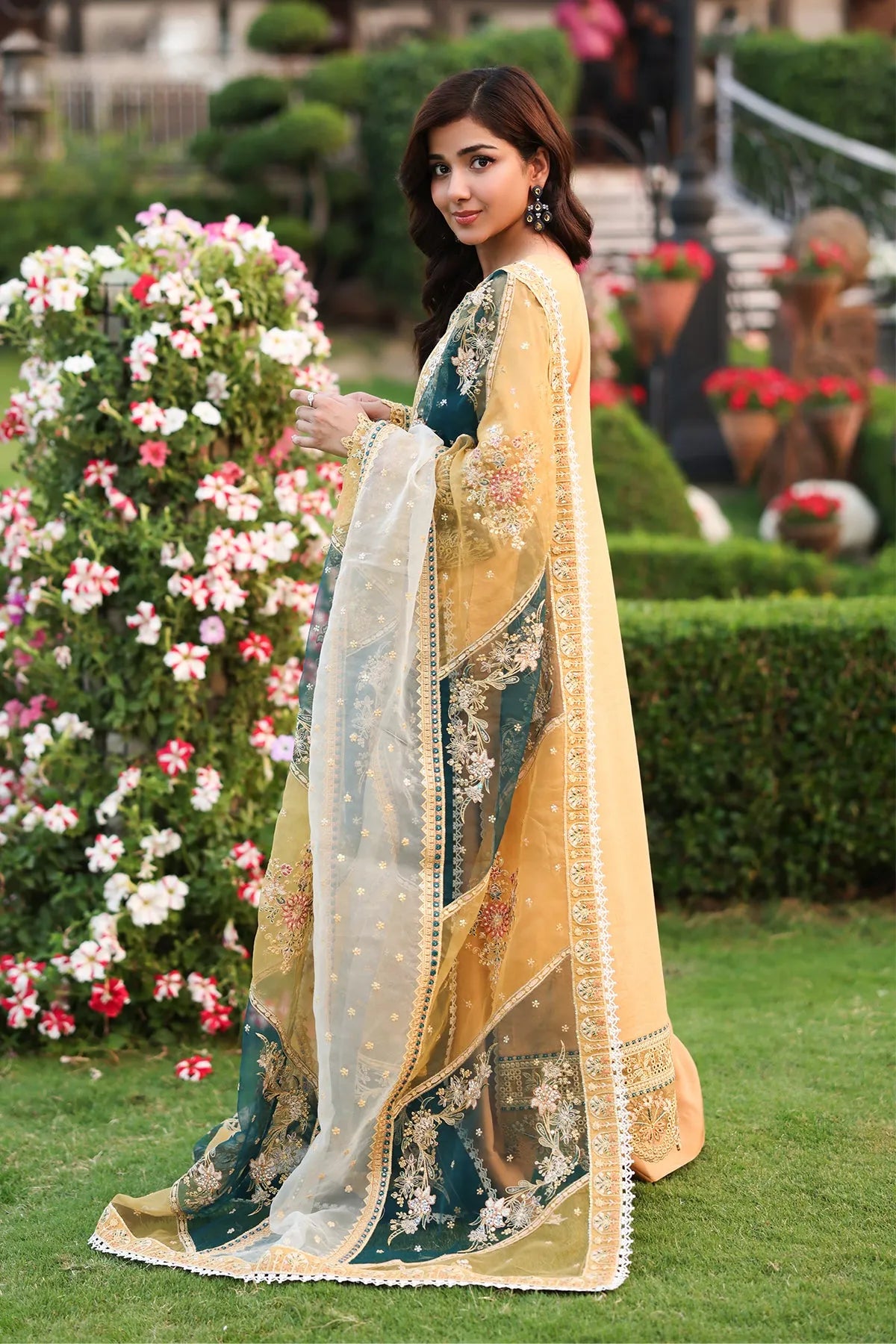 Hayam by Imrozia Serene Luxury Lawn Collection 2025 (SL-92-SHAKIRA)