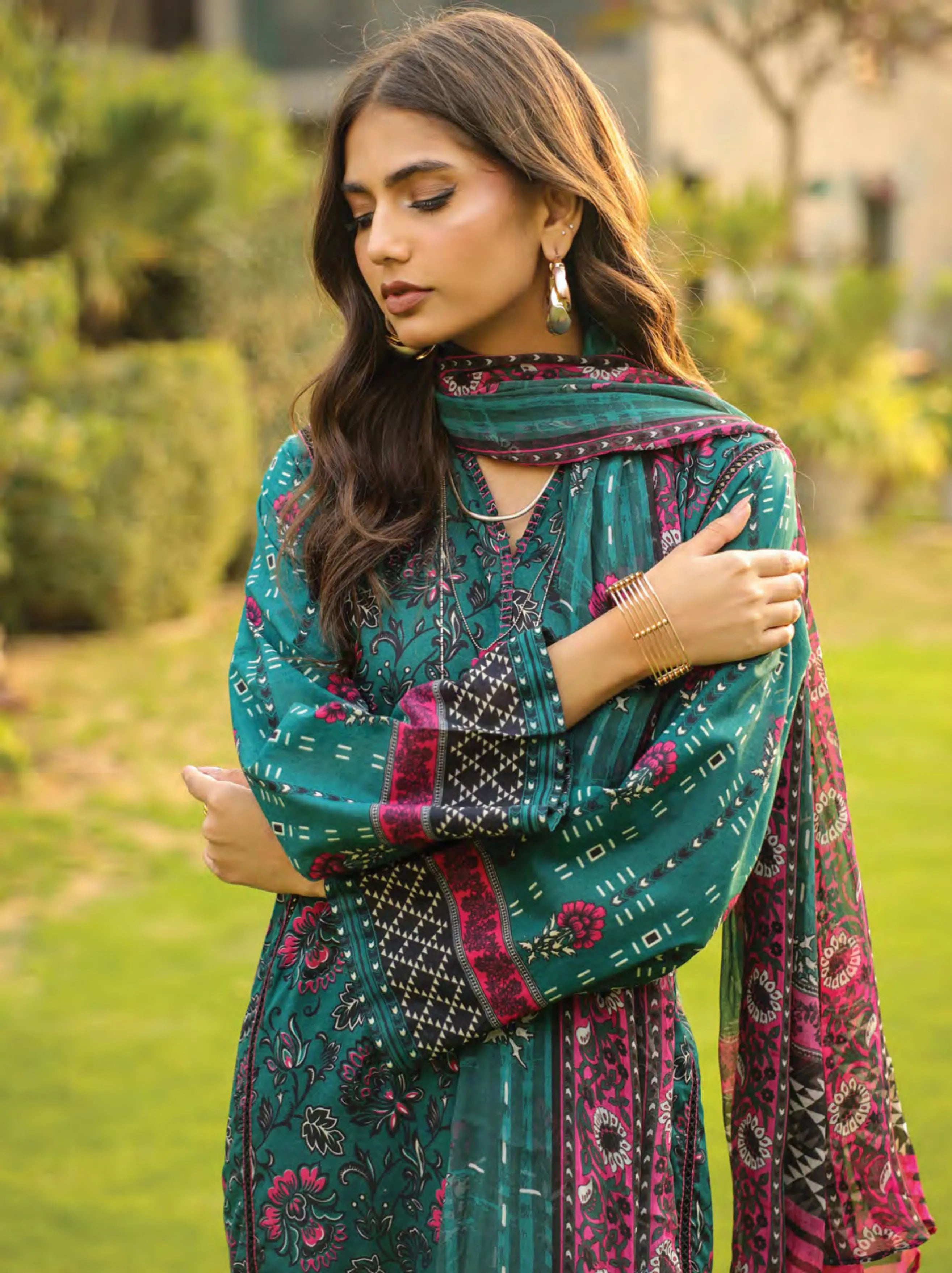 Komal Printed Lawn Collection 2024 By Lakhany (LG-AM-0088-A)