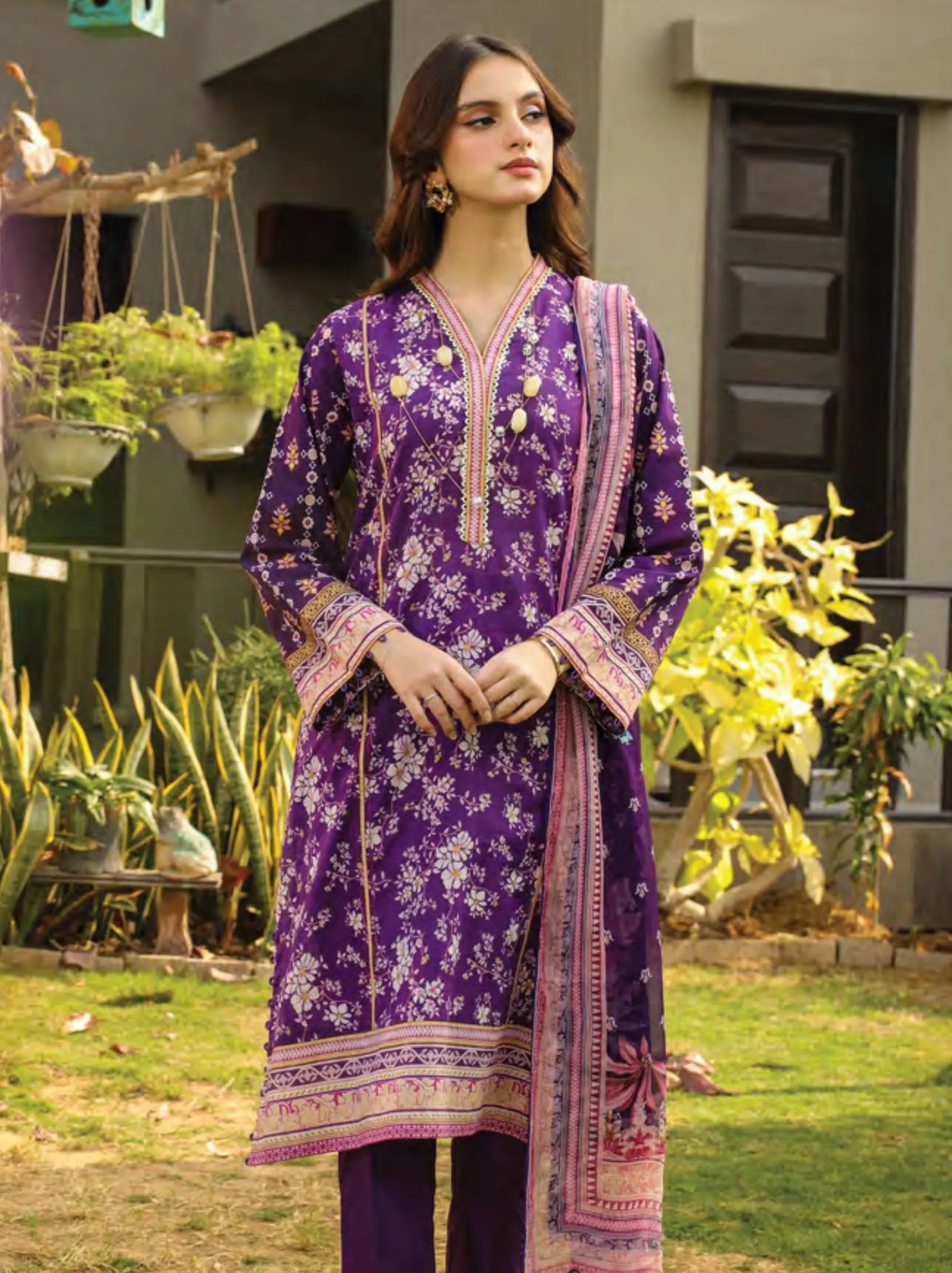 Komal Printed Lawn Collection 2024 By Lakhany (LG-IZ-0088-A)
