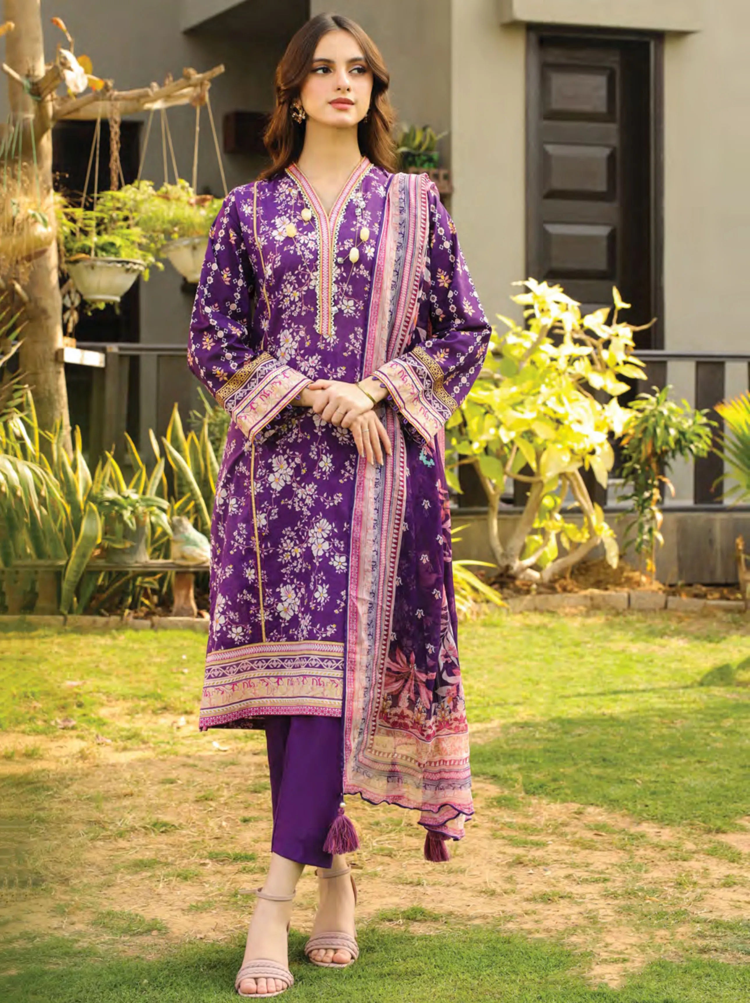 Komal Printed Lawn Collection 2024 By Lakhany (LG-IZ-0088-A)