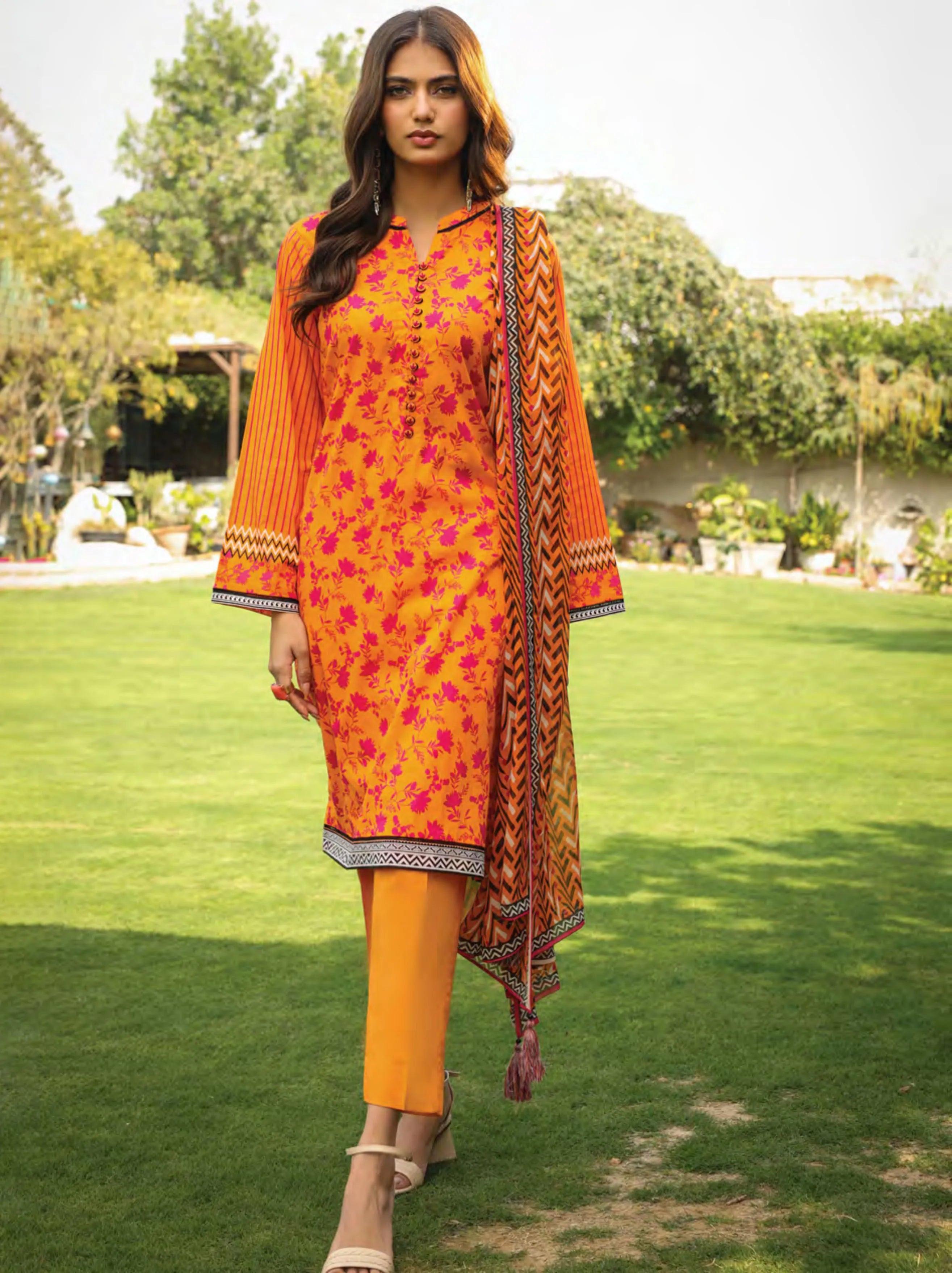 Komal Printed Lawn Collection 2024 By Lakhany (LG-SR-147-A)