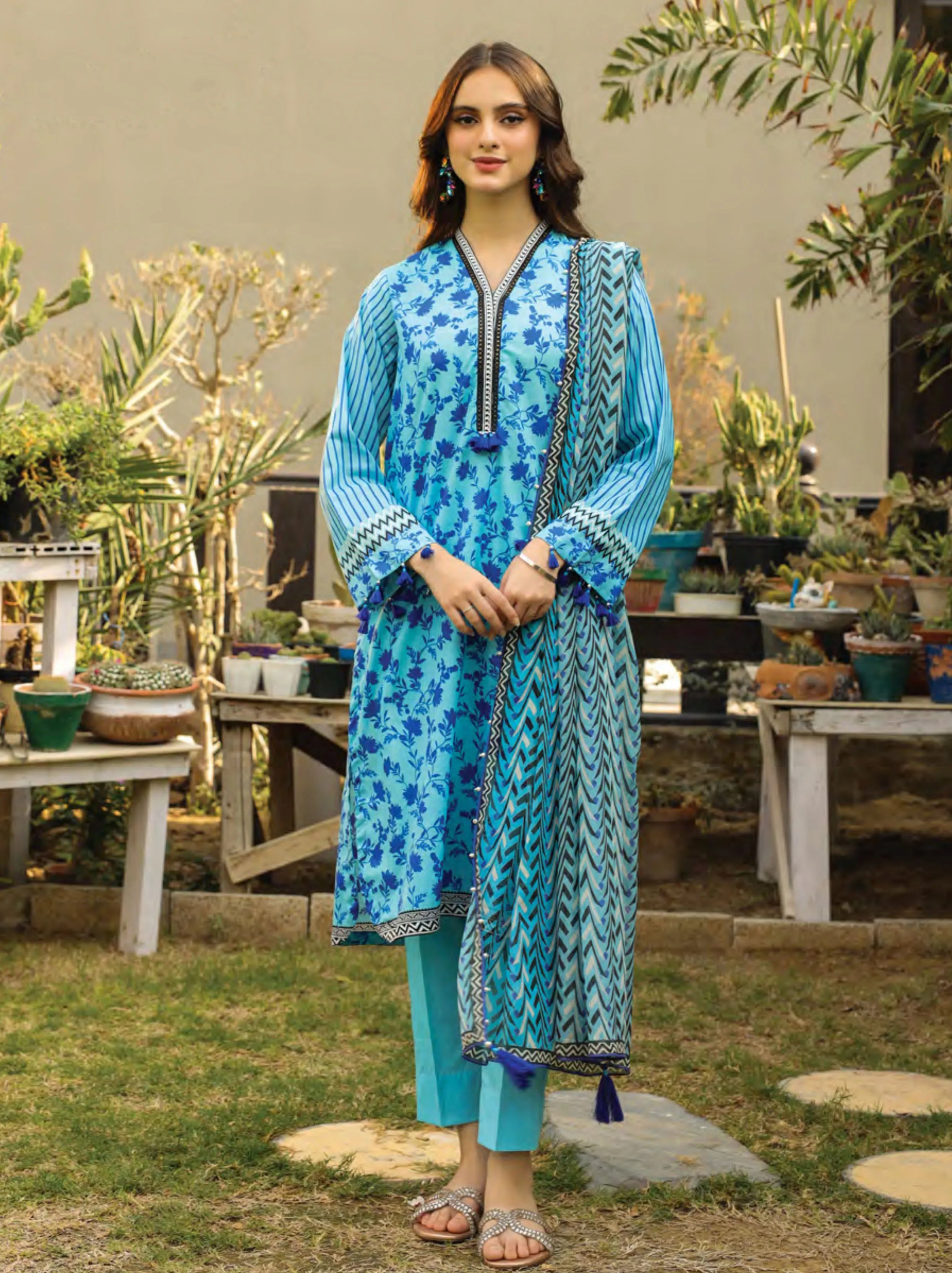 Komal Printed Lawn Collection 2024 By Lakhany (LG-SR-147-B)