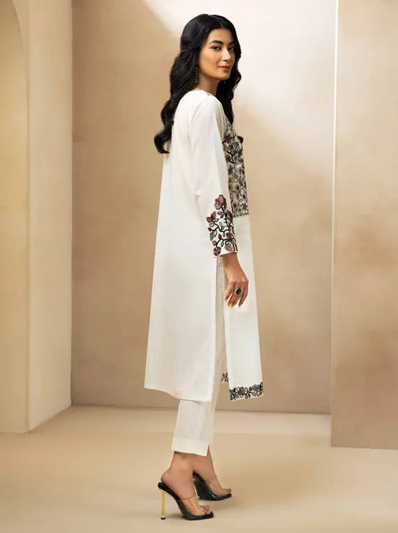 Nishat Luxury Lawn Collection 2025 (42301023)