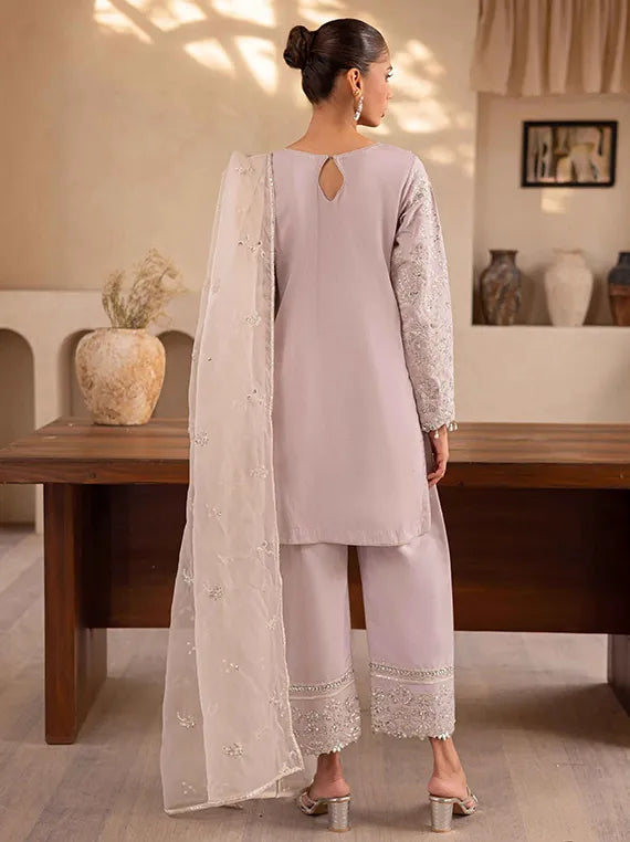 Noore Festive Collection 2025 by Emaan Adeel (06-Yalina)