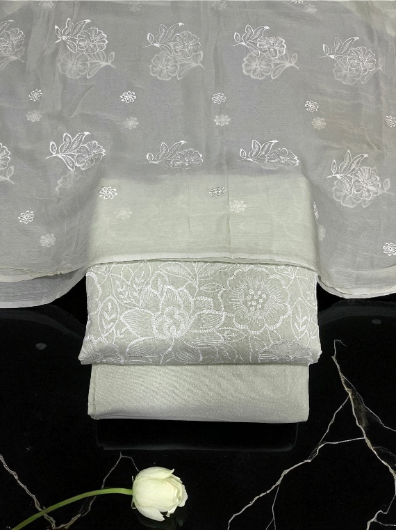 Opulence Embroidered Karandi Edit25 Vol-25DK03 (25DK03-01)