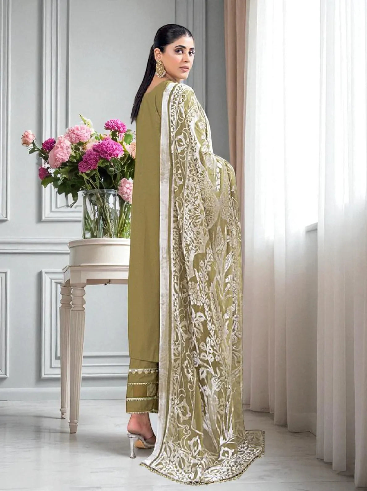 Pahali Winter Zari Wool Collection 2025 by Riaz Arts (D-08)