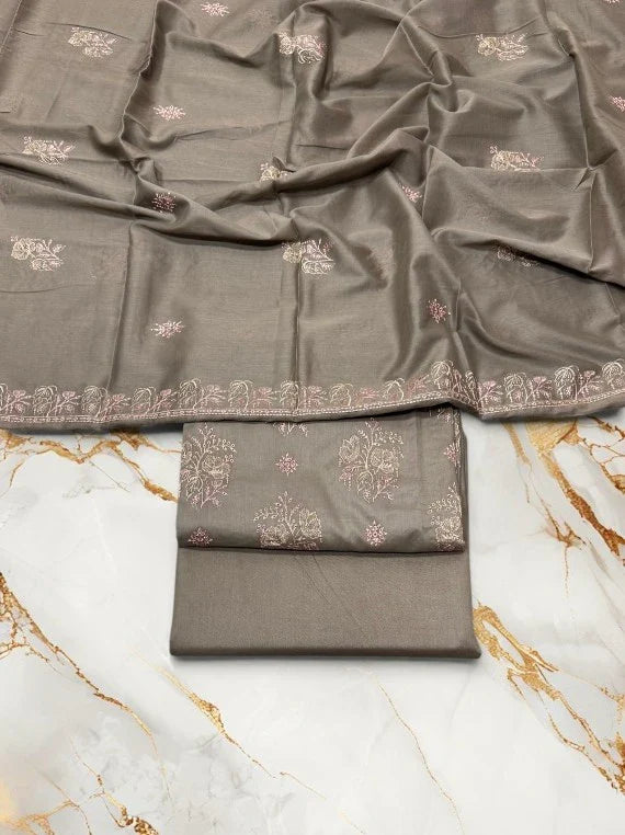 Premium Embroidered Lawn Edit26 Vol-26DF13 (D-03)