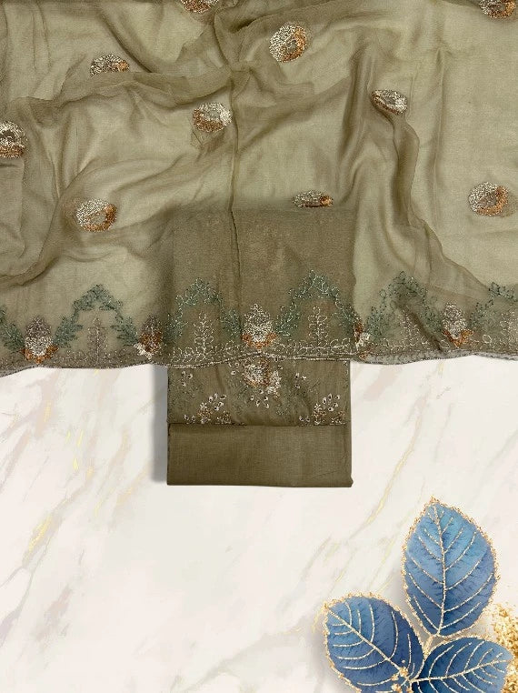 Premium Flora Embroidered Lawn Edit 2026 Vol-26DC08 (D-06)