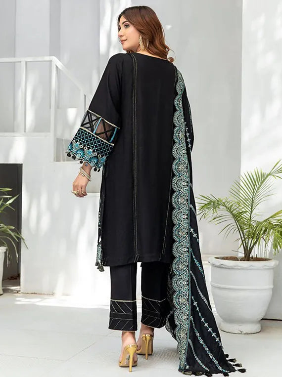 Queen Embroidered Winter Collection 2024 By Sitara Studio (QUN055)