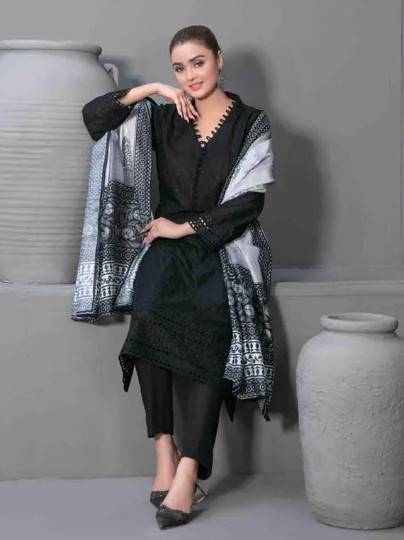 Siyah Embroidered Schiffli Lawn Collection 2024 (D-3575)