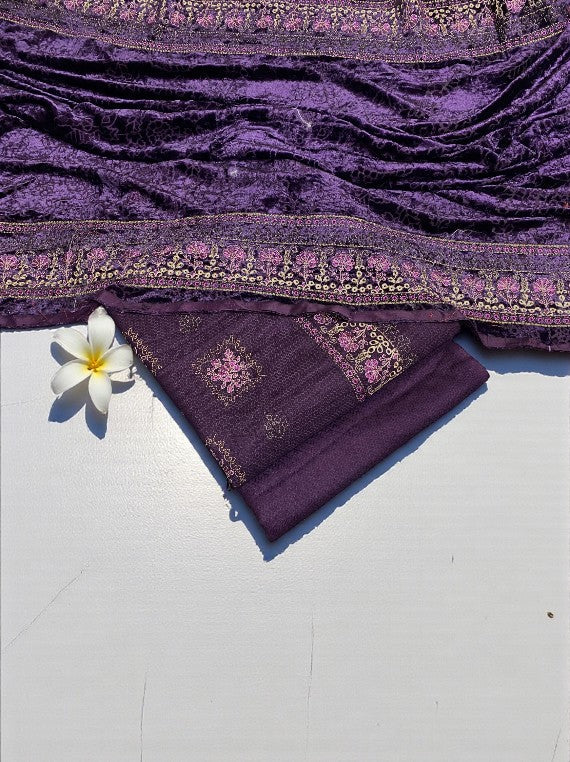 Softness & Cozy Embroidered Peach Leather Edit 2025 (25DS32-01)