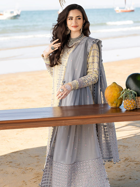 The Ultimate Luxury Lawn Collection 2025 (Zareen-04)