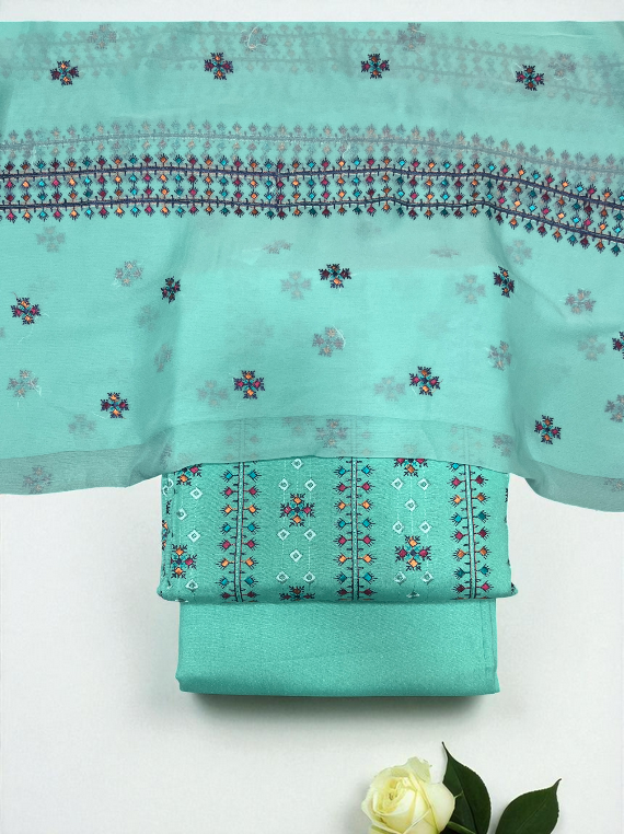 Warm And Graceful Embroidered Karandi Edit25 (CB17-06)