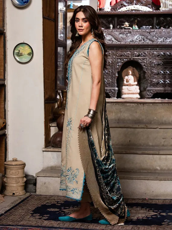 ZOUQ by Hum Dum Embroidered Wool Collection 2025 CH-02 (D-07)